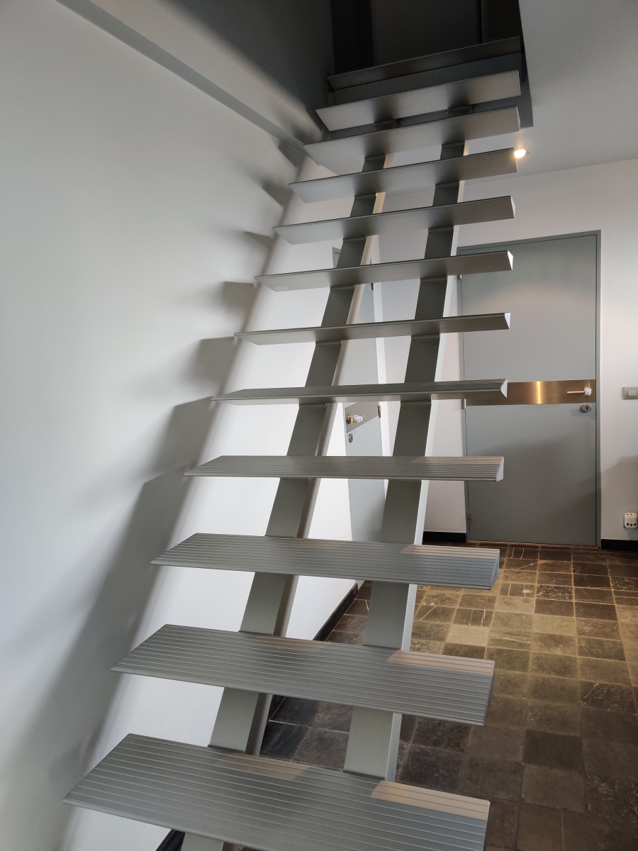 Trap Triangle in Kolskamp - Graah aluminium designtrappen