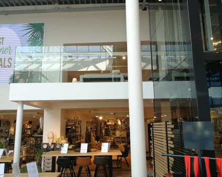 Full glass balustrade in the showroom from Gaverzicht in Deerlijk