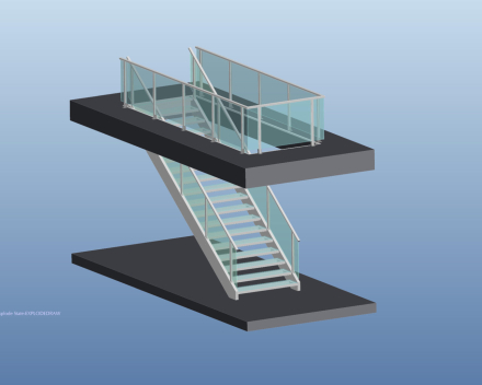 Brede glazen trap in privé woning Project CameleonXL1