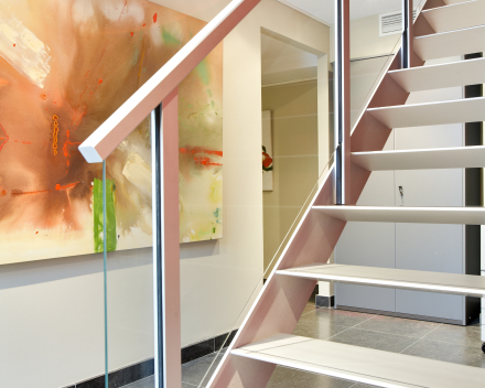 Escalier design Concorde dans le bureau Patrimonia