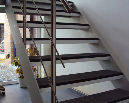 Natural stone stair at Apaire in Warcoing