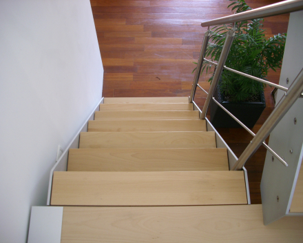 Escalier en bois chez Bobet à Lille (FR)