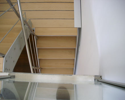 Escalier en bois chez Bobet à Lille (FR)