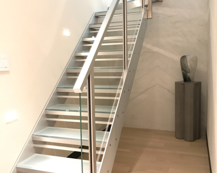 Glass stair with a quarter turn in New York