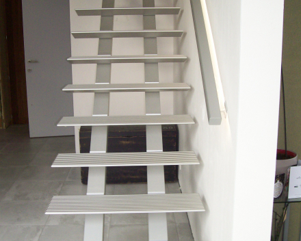 Moderne trap Triangle bij Bouckenooghe