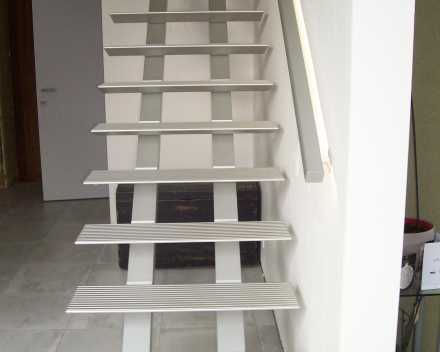 Modern stair Triangle at Bouckenooghe