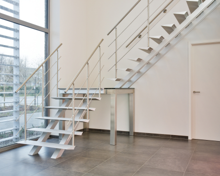 Modern stair Triangle in the company Breydel