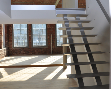 Modern stair Triangle at De Blonde