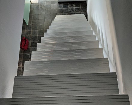 Escalier moderne Triangle chez De Keyzer