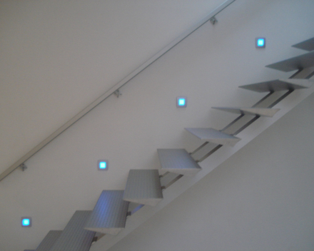 Escalier moderne Triangle chez Desmet-Claeys