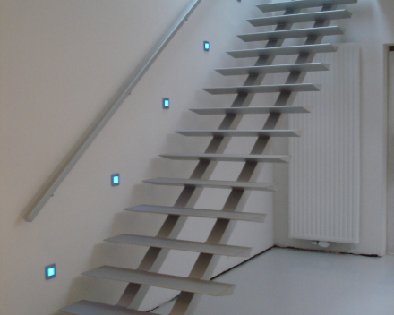 Escalier moderne Triangle chez Desmet-Claeys