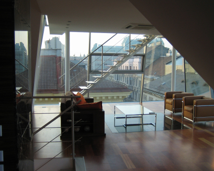 Escalier moderne Triangle dans un duplex