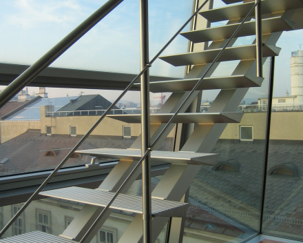 Escalier moderne Triangle dans un duplex