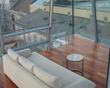 Escalier moderne Triangle dans un duplex