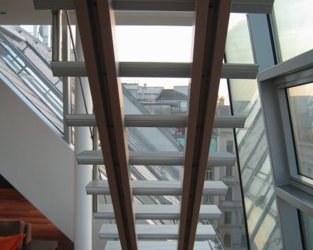 Moderne trap Triangle in een duplex