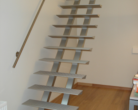 Modern stair Triangle at Fidevan