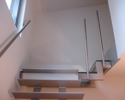 Modern stair Triangle at Fidevan