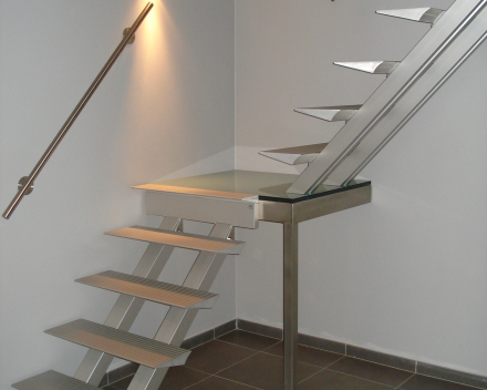 Escalier moderne Triangle chez Fidevan