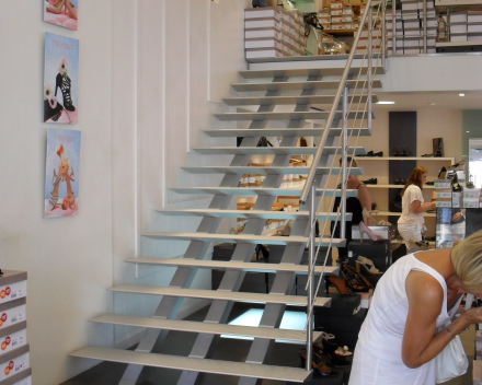 Modern stair Triangle in a shop from Heyraud