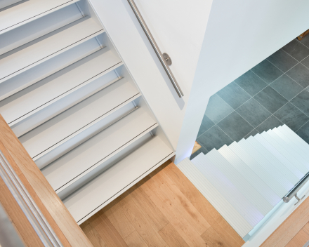 Escalier moderne Triangle chez Lemaire