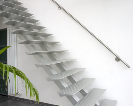 Modern stair Project Triangle10