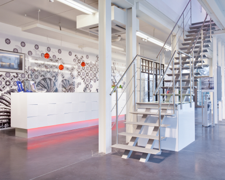 Escalier Moderne Triangle dans l'entreprise Thielemans