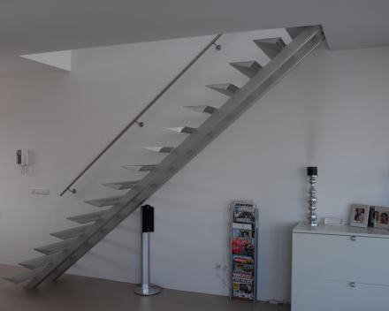 Modern stair Project Triangle2