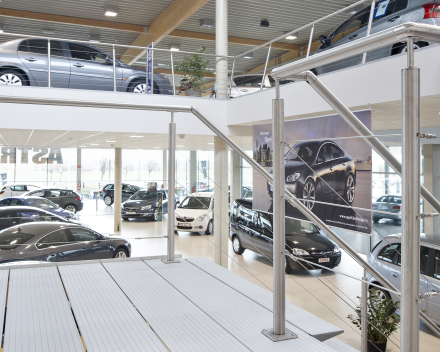 Moderne trap Triangle bij United Motors
