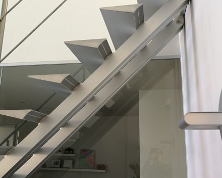 Modern stair Triangle at Wyseur