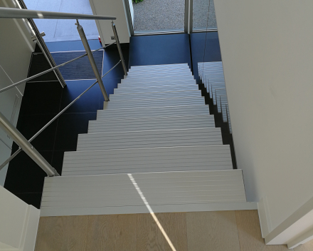 Modern stair Triangle at Wyseur