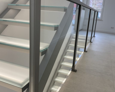 Illuminated stairs with glass treads in Luxemburg