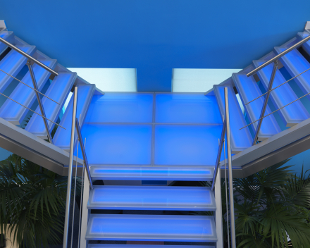 Illuminated stairs with glass treads in the offices of Mainsys