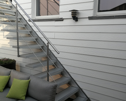 Floating outdoor staircase Solitaire
