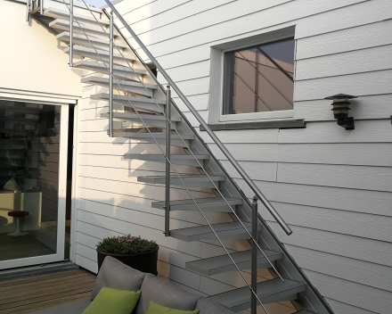 Floating outdoor staircase Solitaire