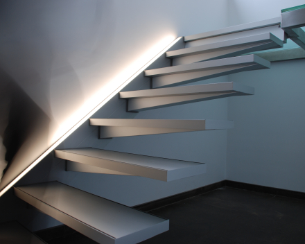 Floating stair Solitaire at Poppe