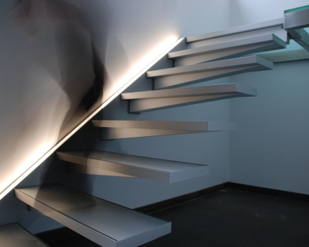 Floating stair Solitaire at Poppe